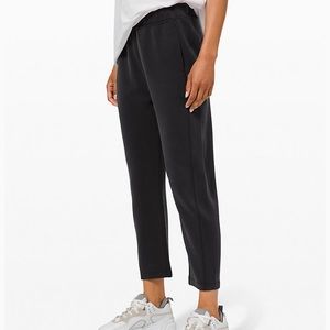 NWT lululemon with ease MR pant size 6